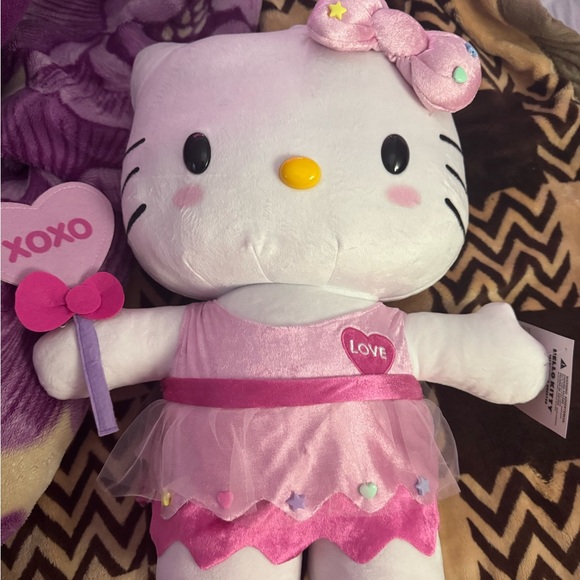 Hello Kitty Greeter with Pink Dress and Bow - Picture 1 of 1